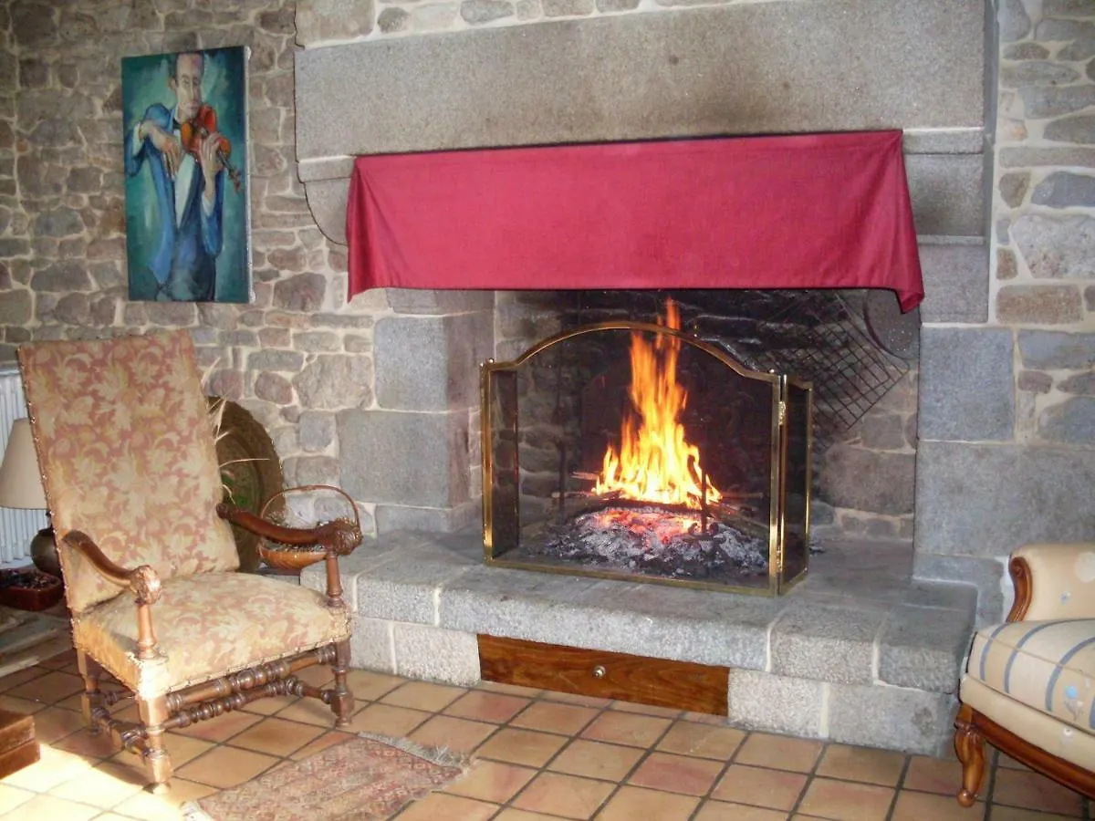 Chambres D'Hotes De La Barrerie Dingé ベッド・アンド・ブレックファスト